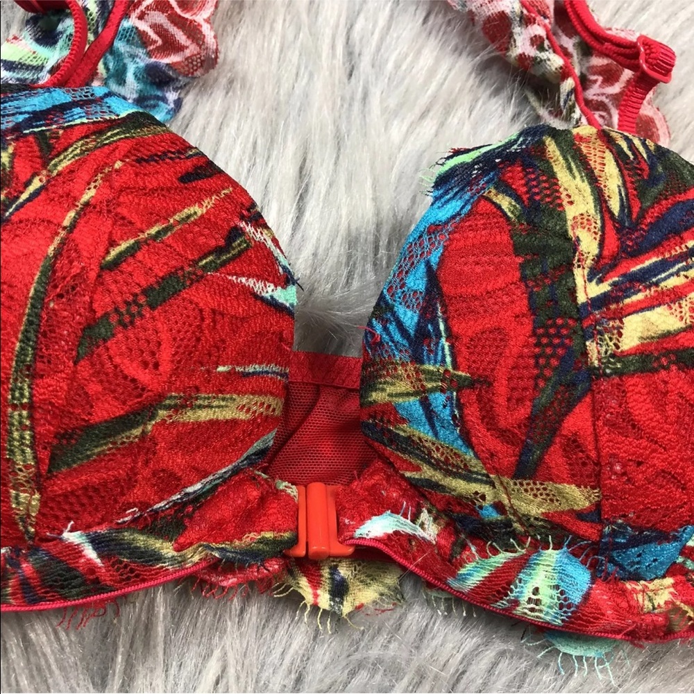VS PINK Date Racerback Red Lace Bra 32A - Picture 3 of 6